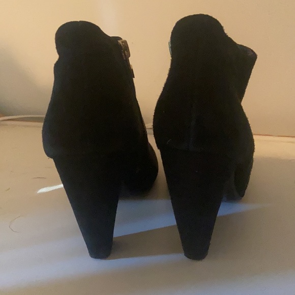 Steve Madden Black Suede heeled Booties - Picture 2 of 6